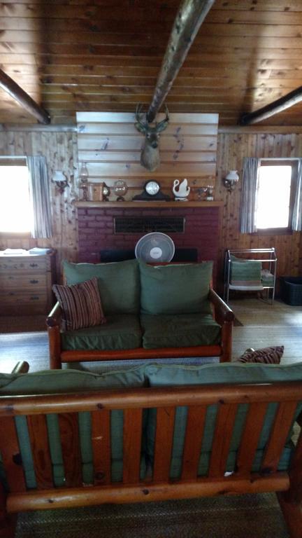 קלקסקה Log Cottage On Blue Lake מראה חיצוני תמונה