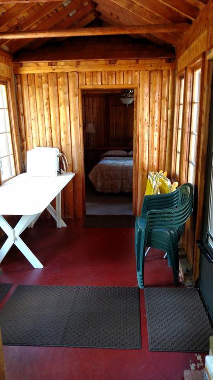 קלקסקה Log Cottage On Blue Lake מראה חיצוני תמונה