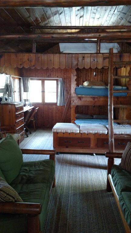 קלקסקה Log Cottage On Blue Lake מראה חיצוני תמונה