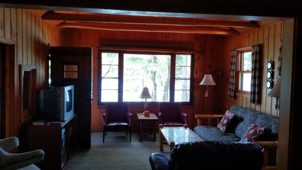 קלקסקה Log Cottage On Blue Lake מראה חיצוני תמונה