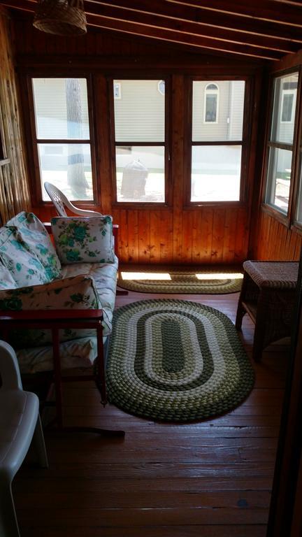 קלקסקה Log Cottage On Blue Lake מראה חיצוני תמונה